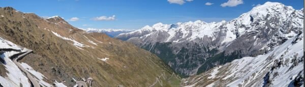 Col du Stelvio à moto, les 48 virages en épingle du versant Prato