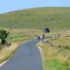 final-aubrac Route déserte à travers le plateau de l'Aubrac, grands espaces du Massif Central